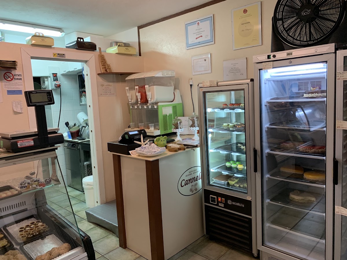 Gelateria Pasticceria CANNELLA