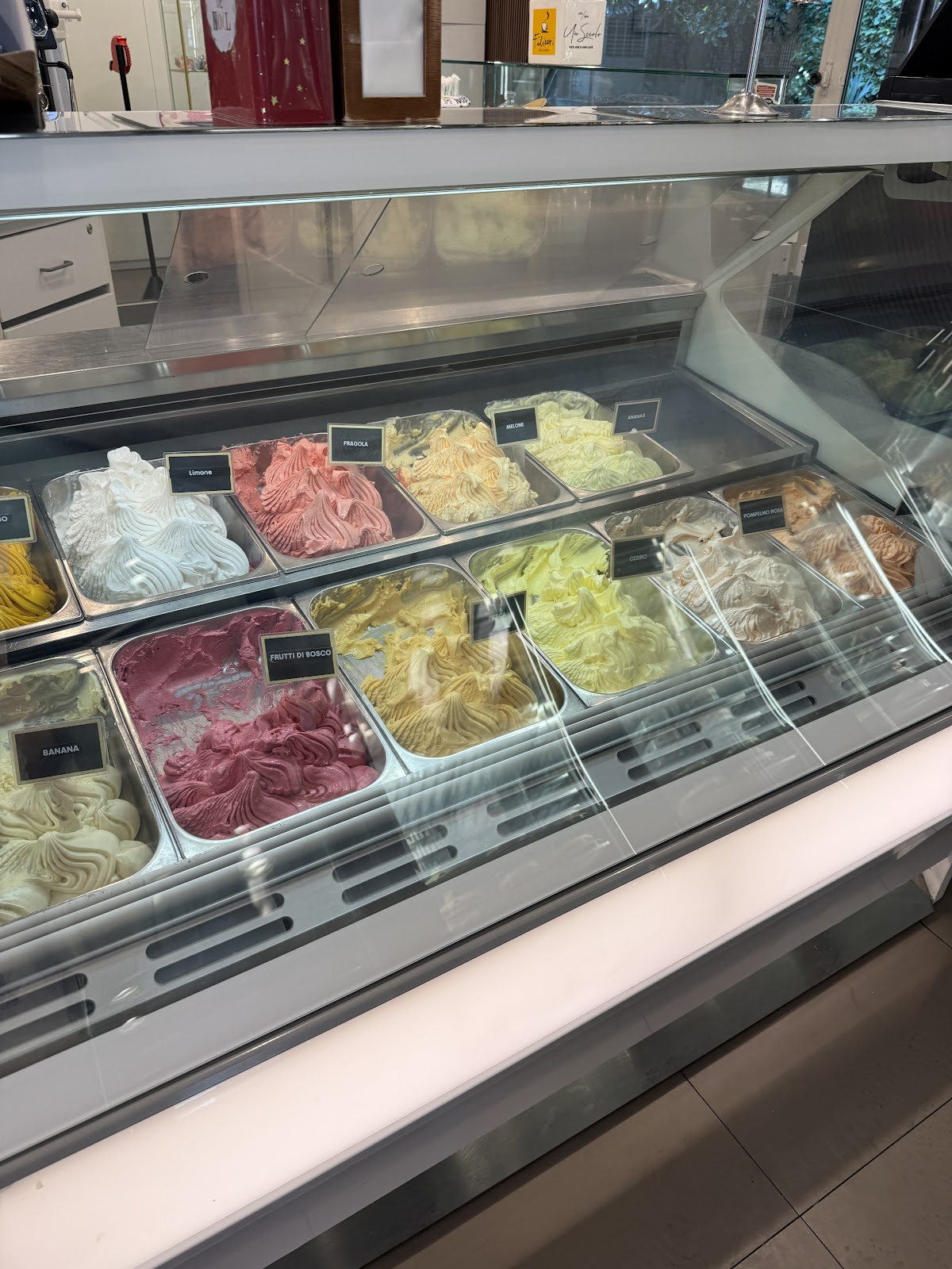 Il locale visto dall'interno.