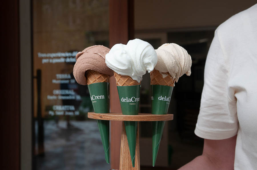 delaCrem Terra — vitrina y producto