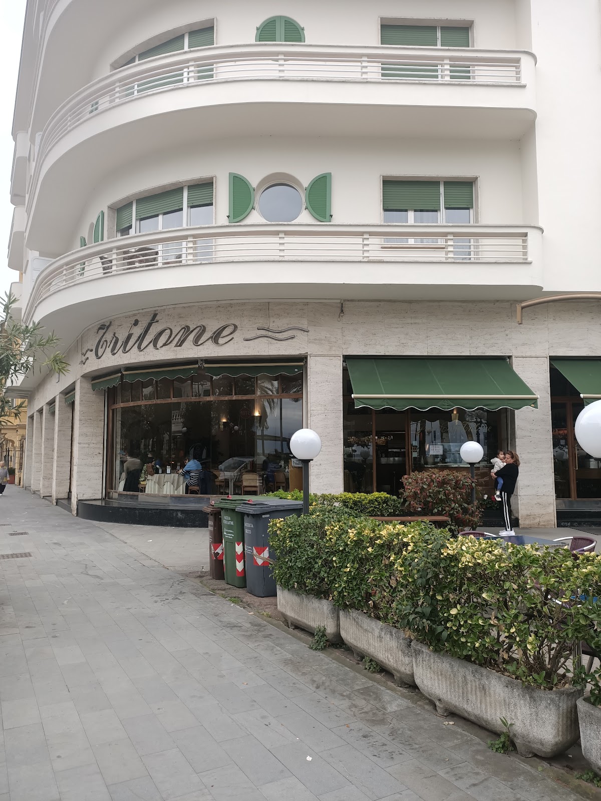 Bar Tritone