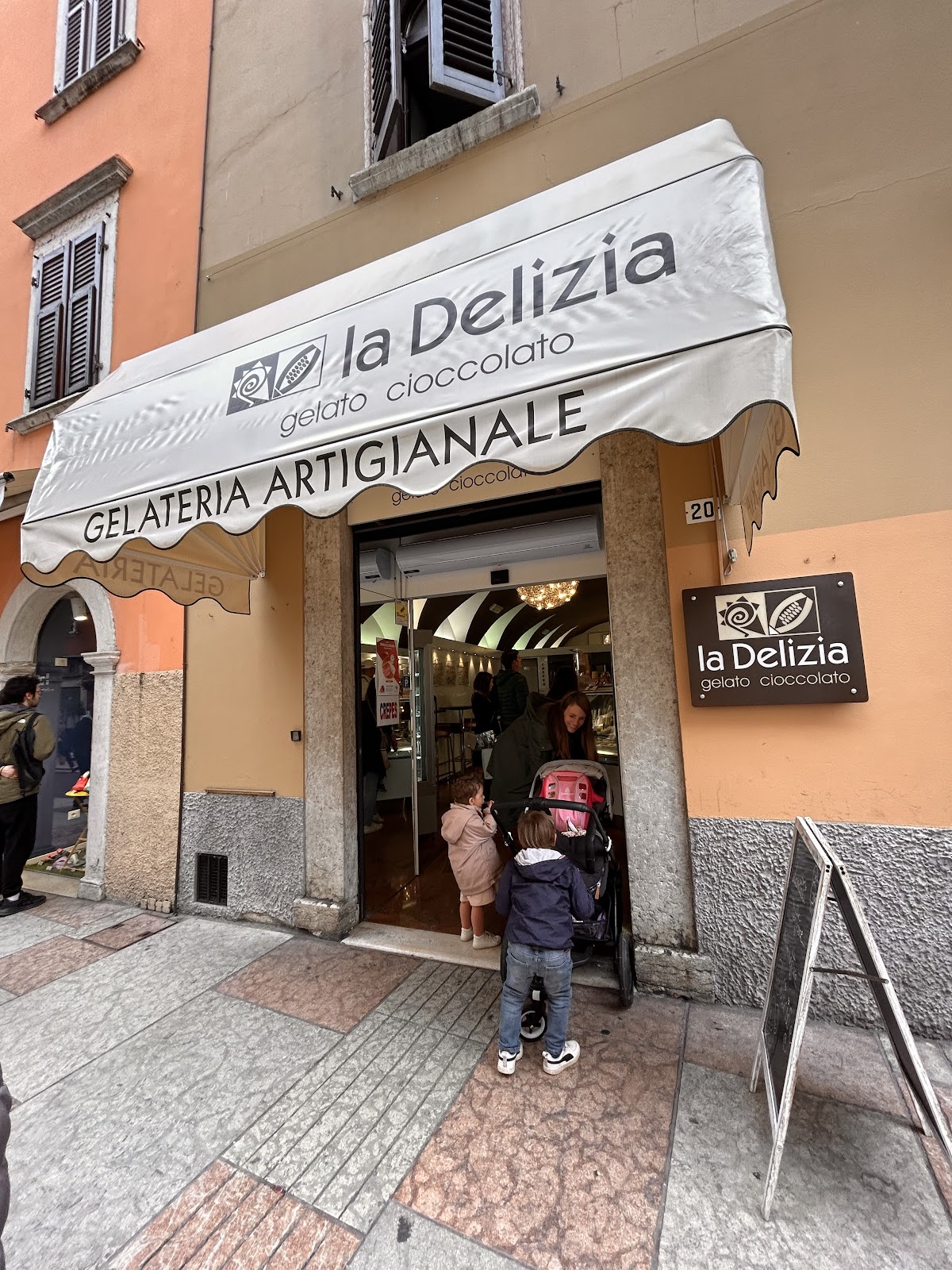 Il locale visto dall'interno.
