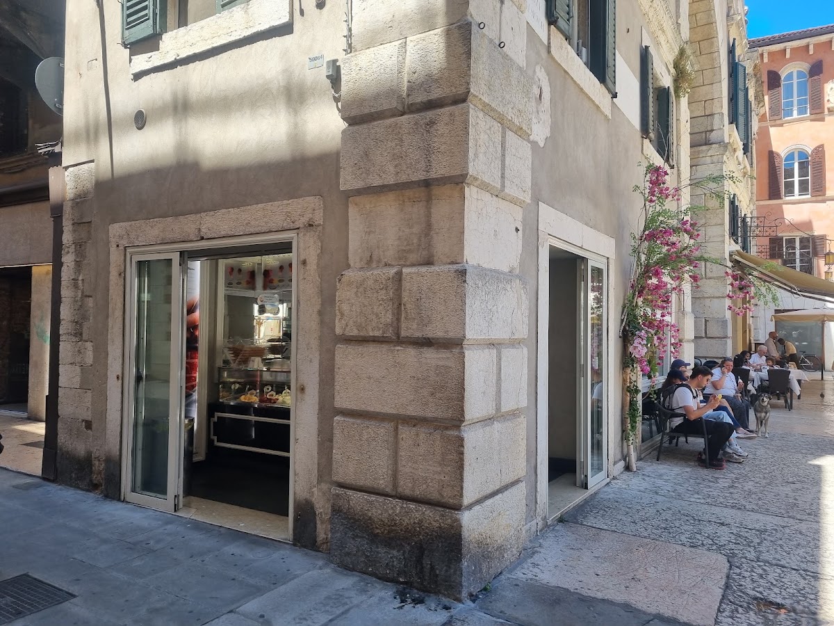 Un dettaglio del banco.