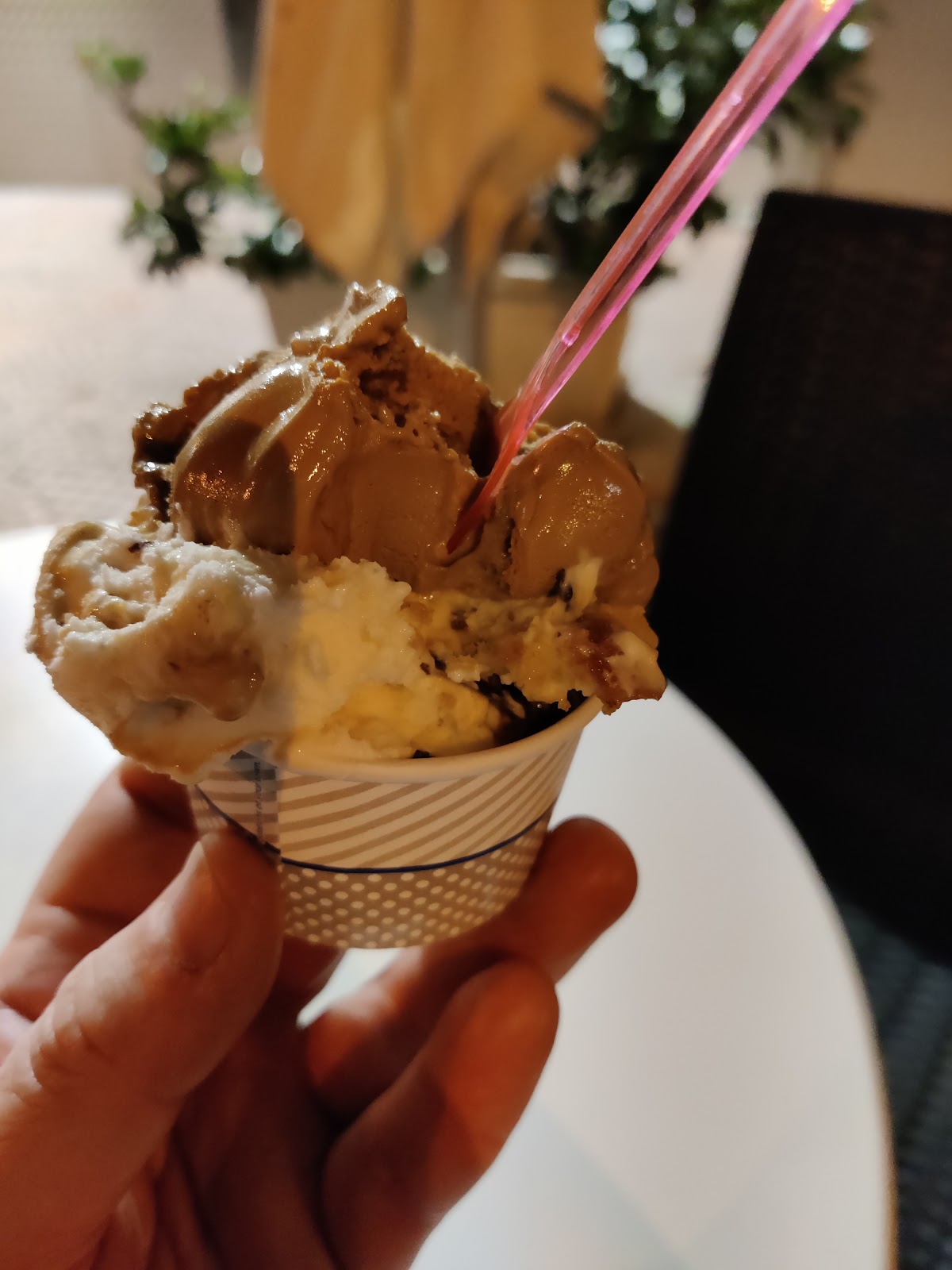 Le vaschette in vetrina.