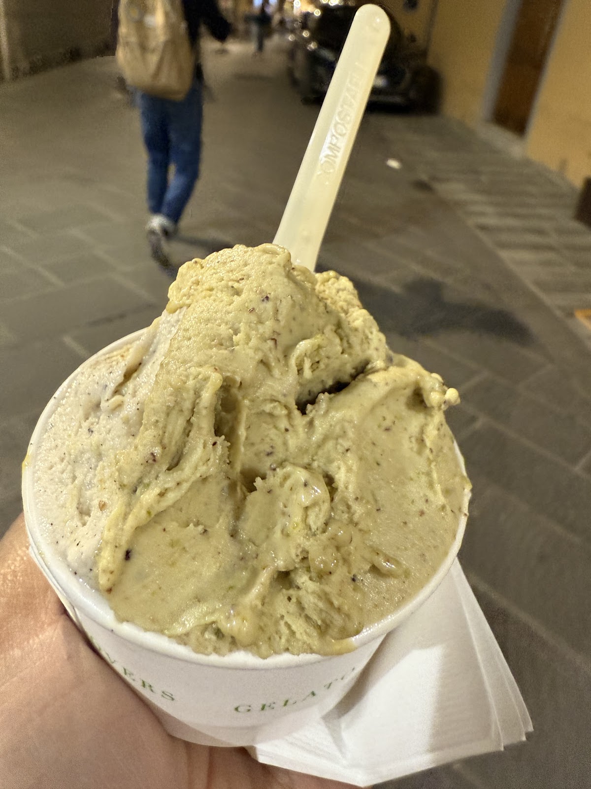 Un dettaglio della vetrina.