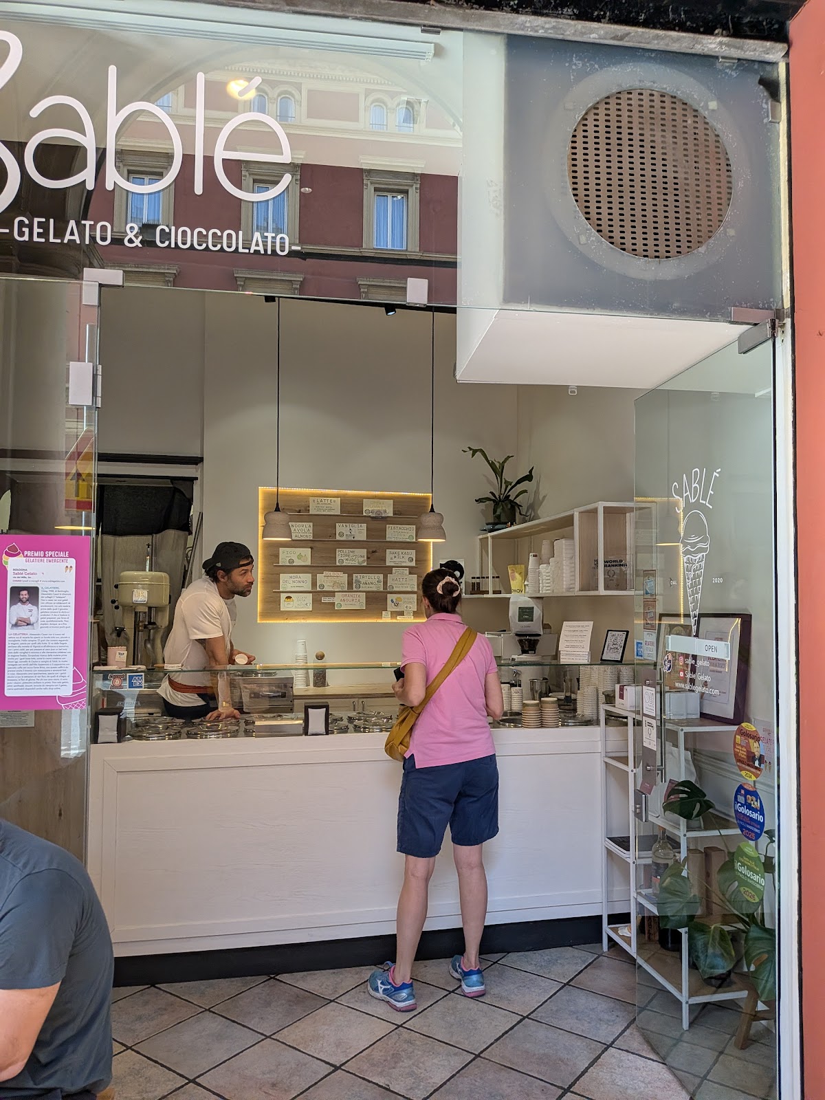 Il locale in servizio.