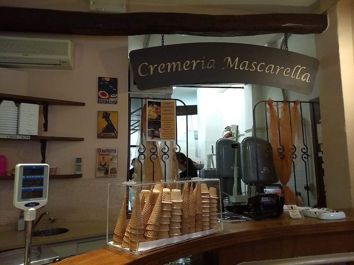 Il locale visto dall'interno.