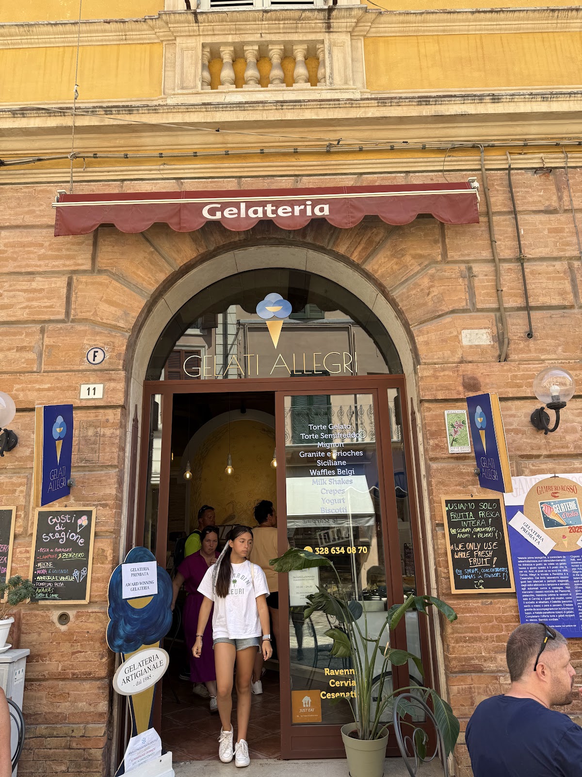 Un dettaglio della vetrina.