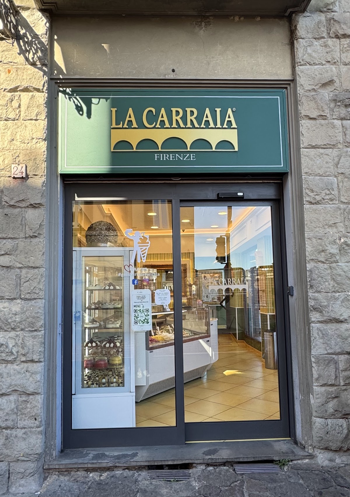 Il locale visto dall'interno.