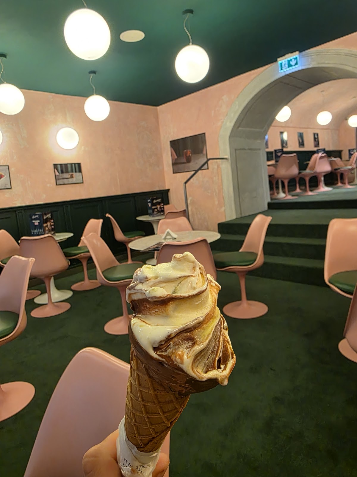 Il locale visto dall'interno.