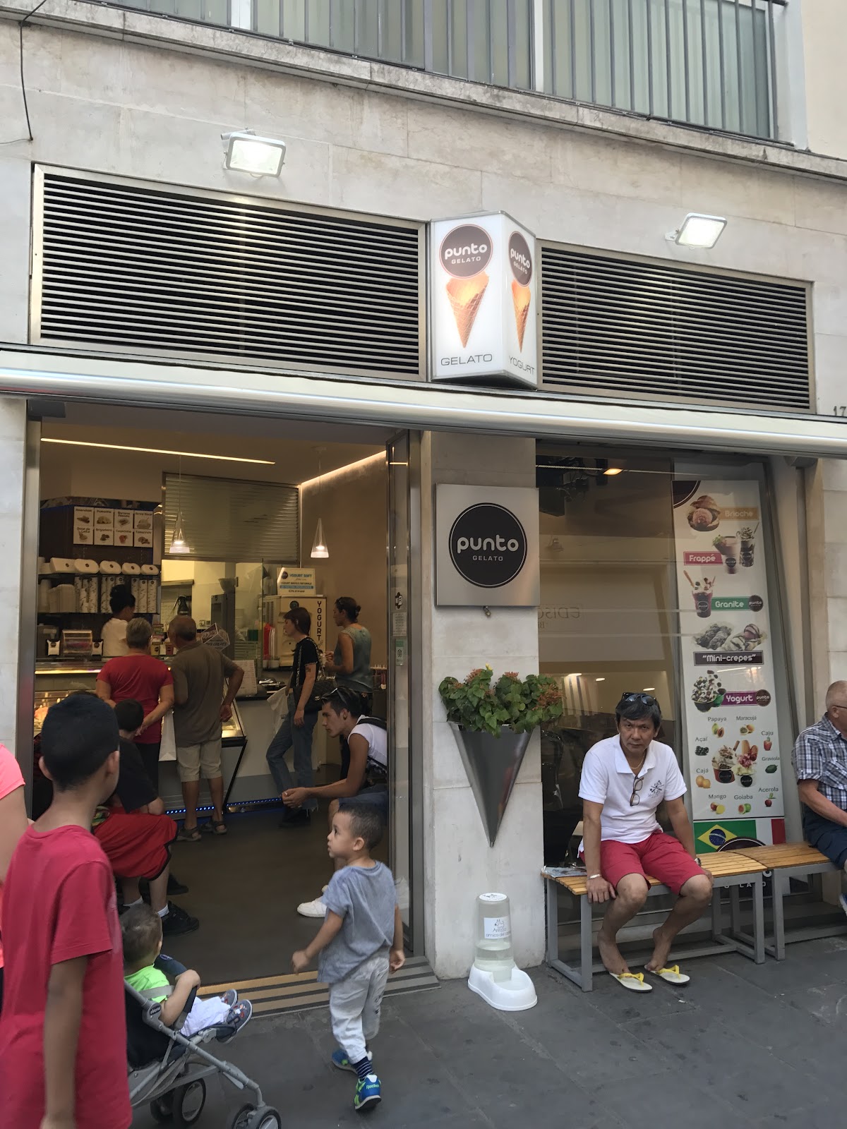 Il locale in servizio.