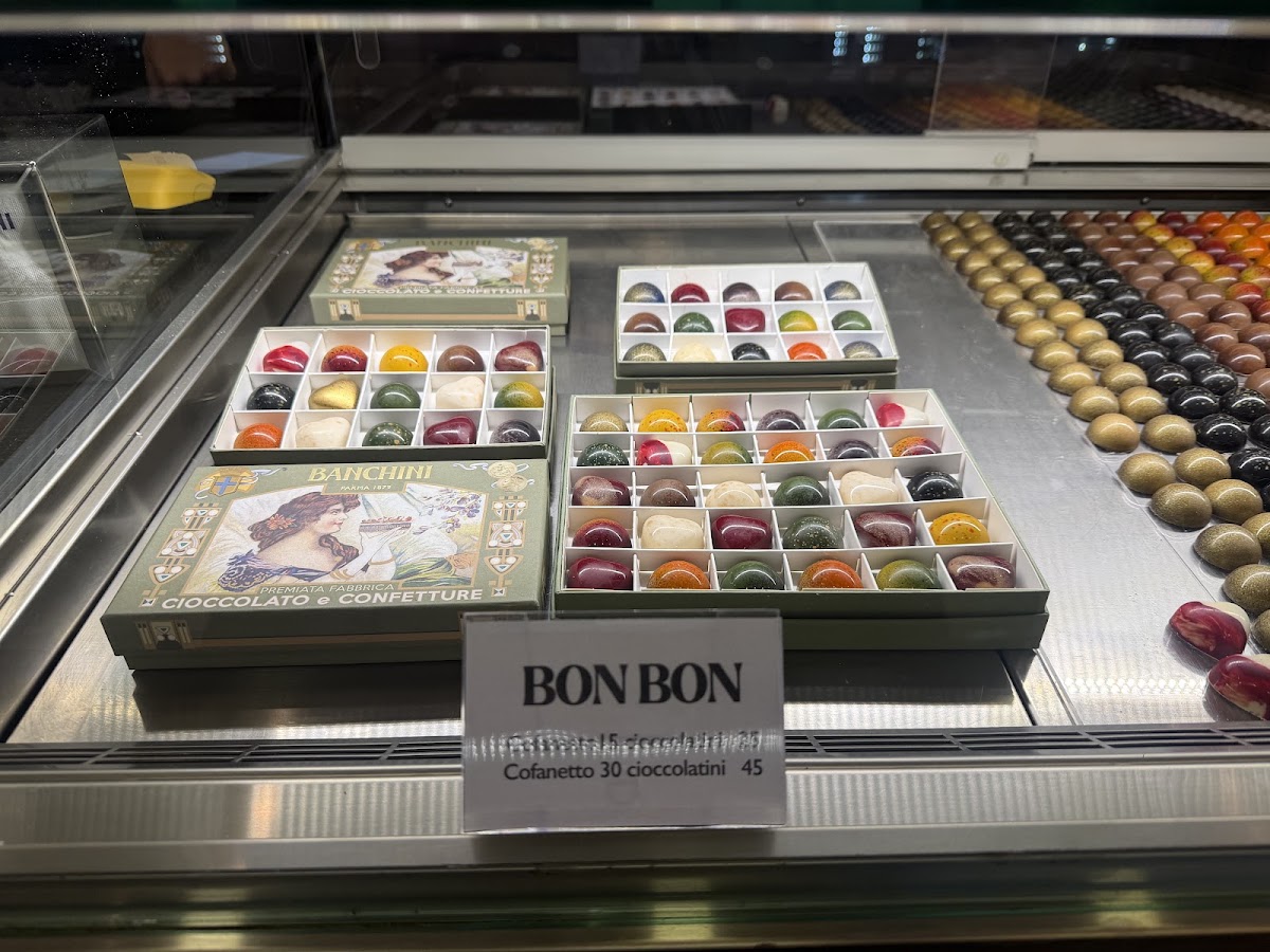 Un dettaglio del banco.