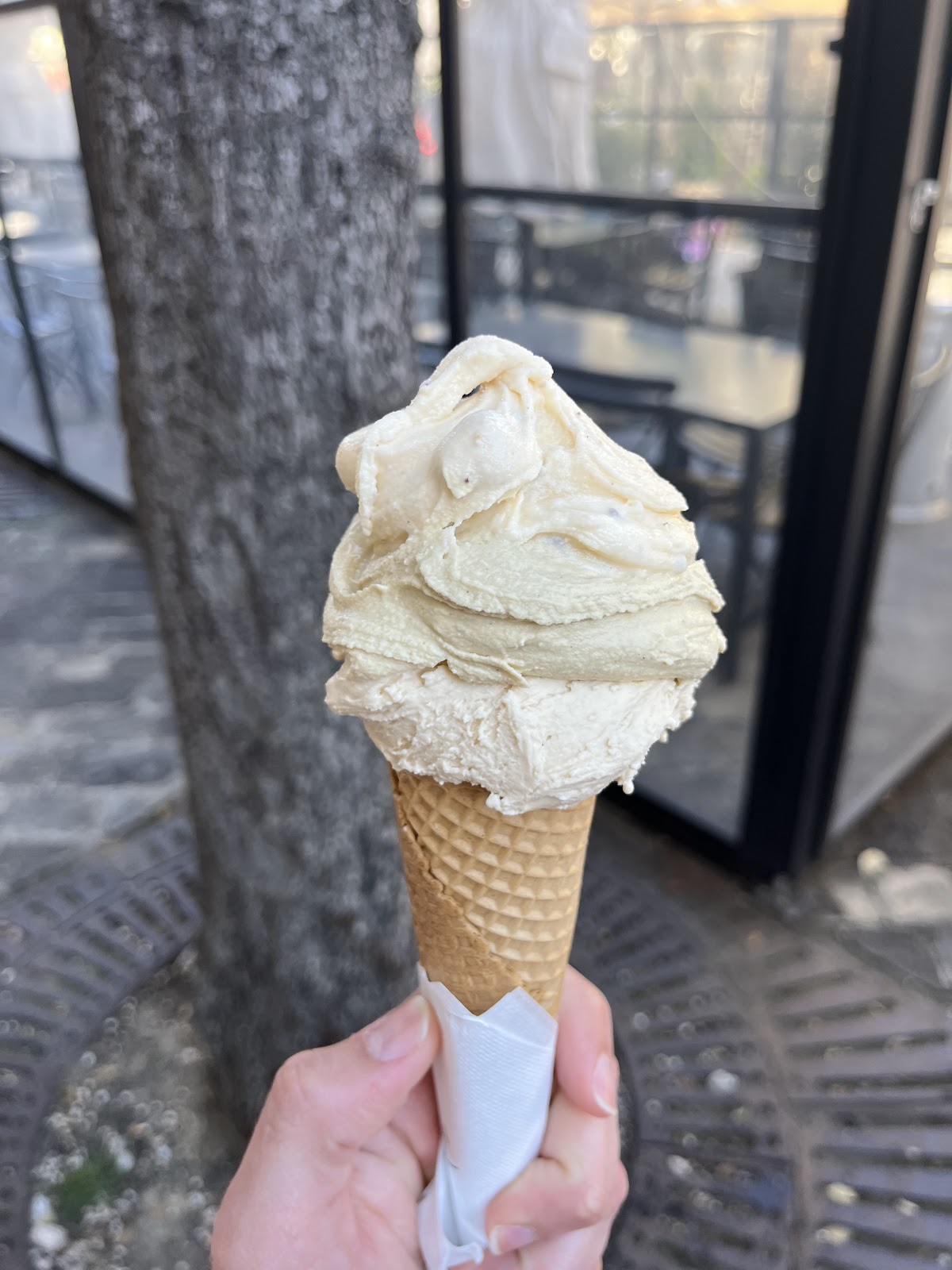 Un dettaglio della vetrina.