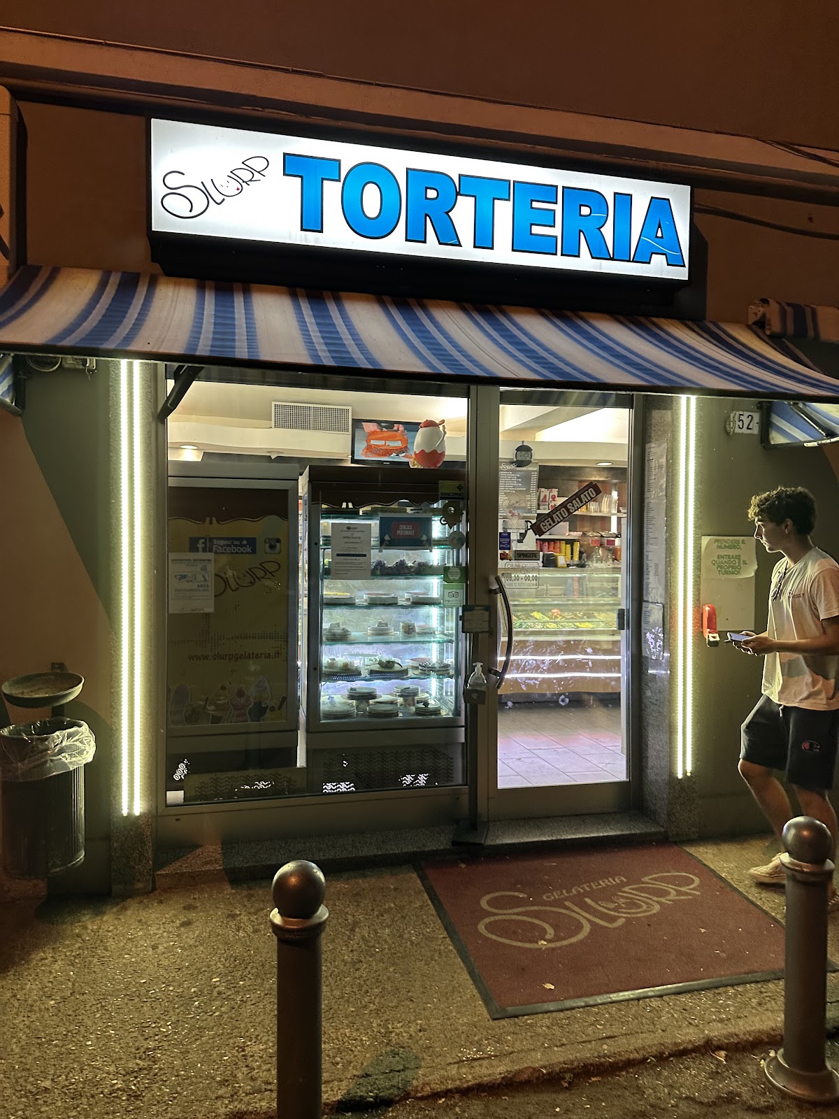 Un dettaglio del banco.