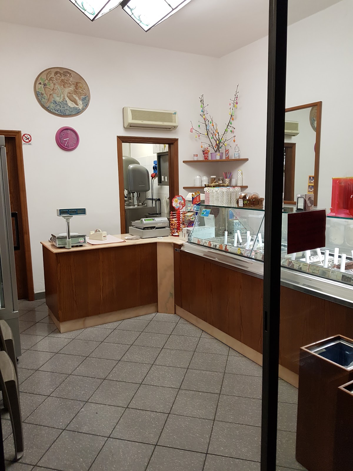 Il locale in servizio.