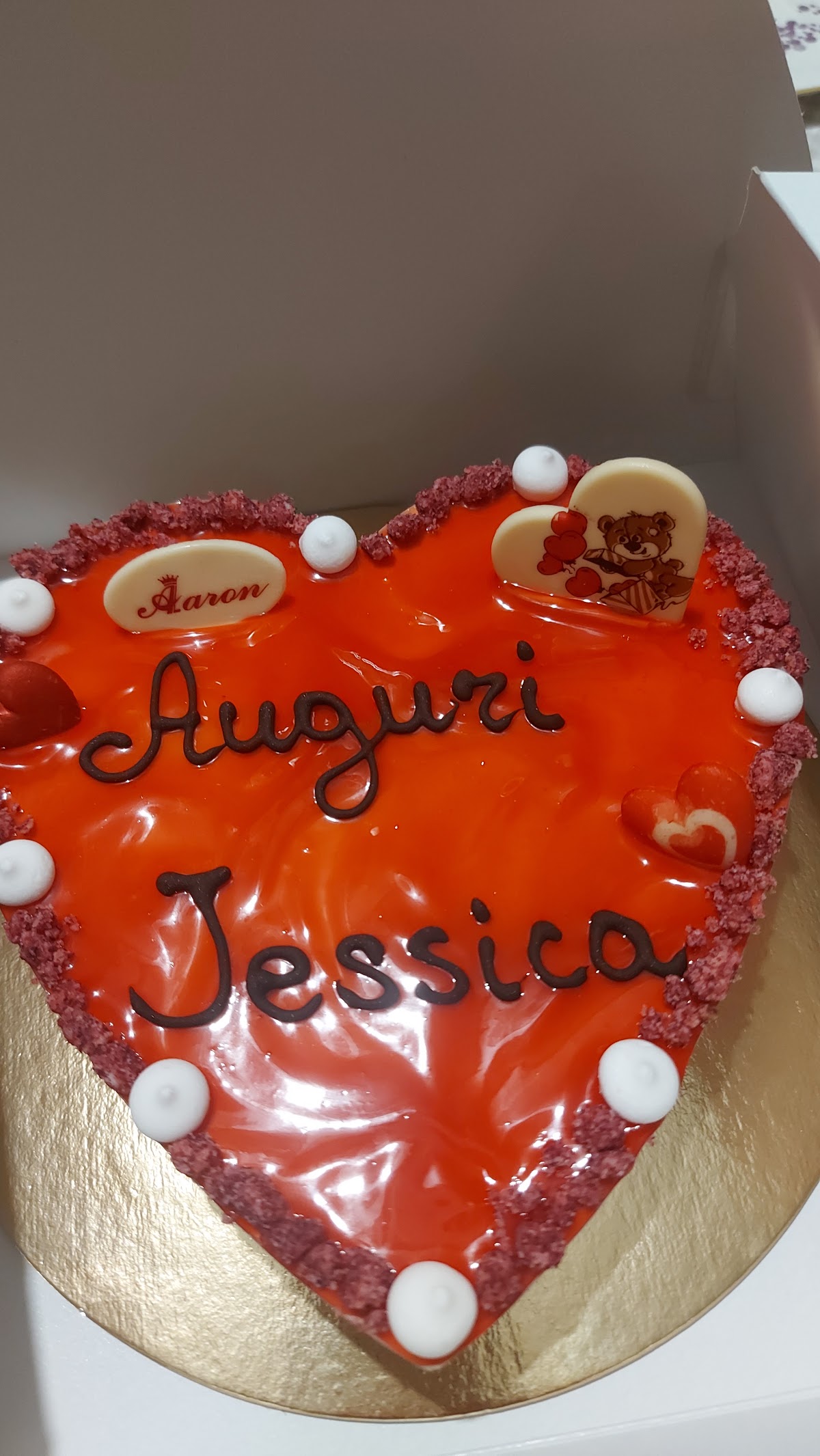 Il banco e la vetrina dei gusti.