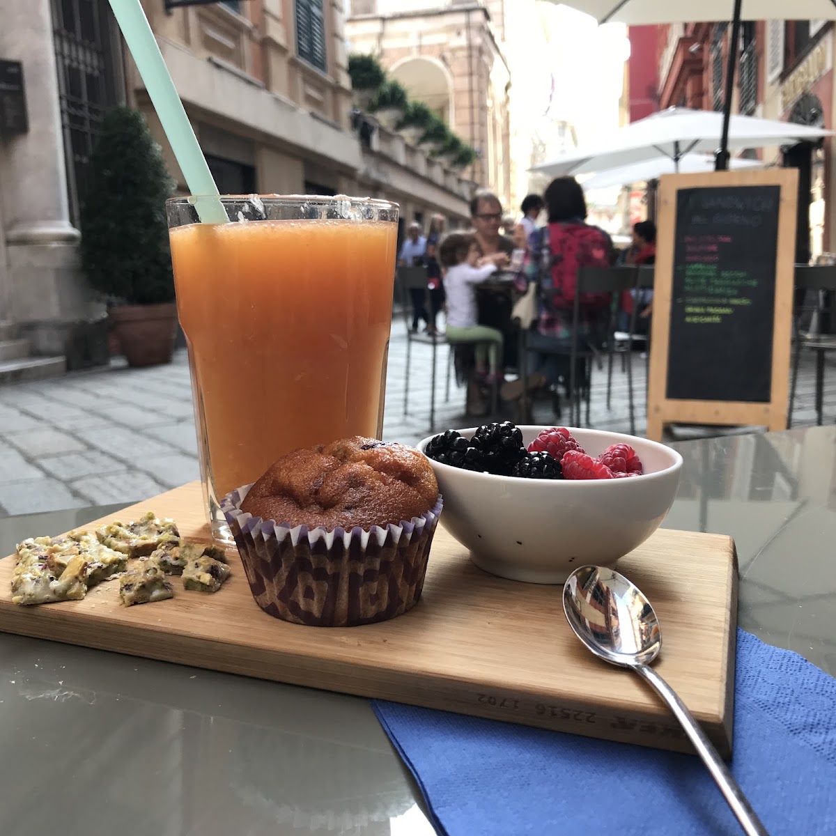 Le vaschette in vetrina.
